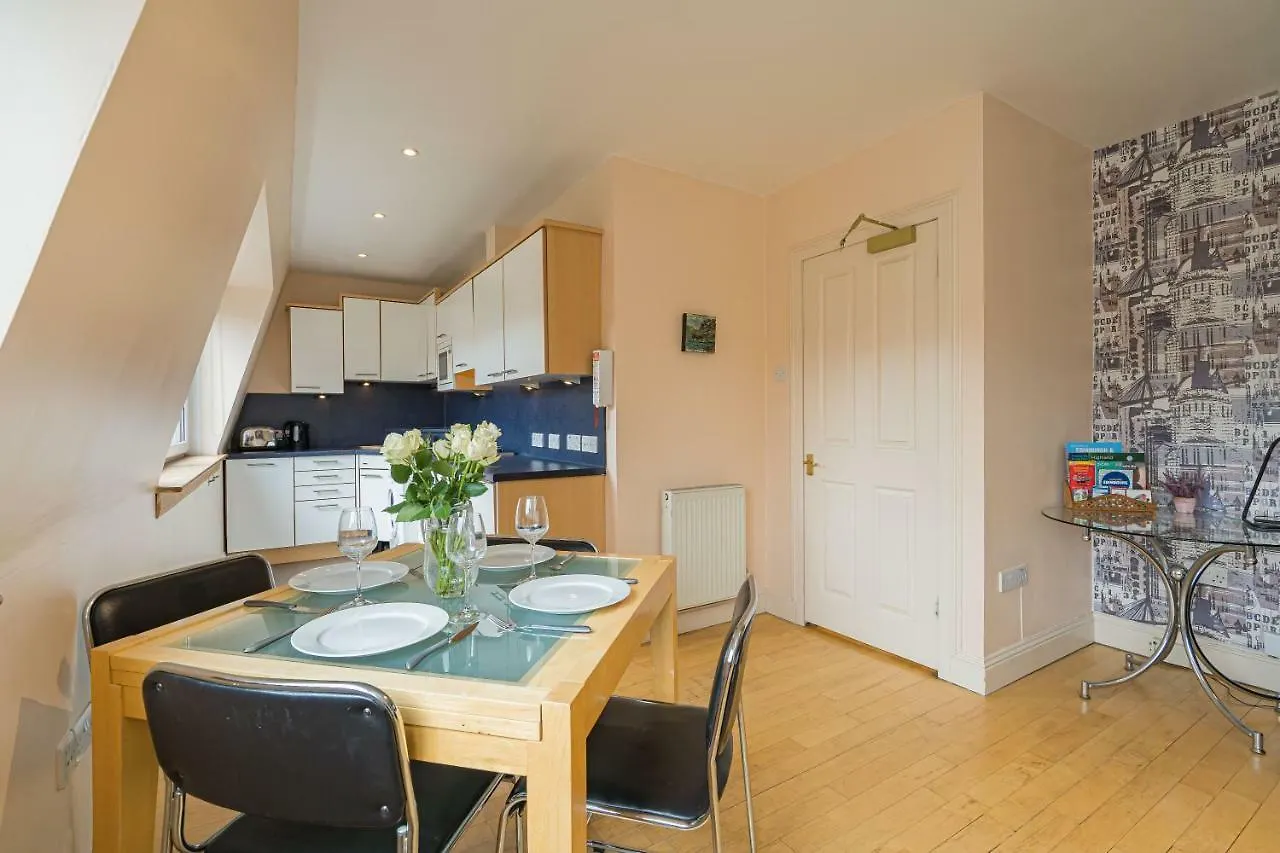 2 Bedroom Central Apartment With Stunning Castle View Edinburgh United Kingdom