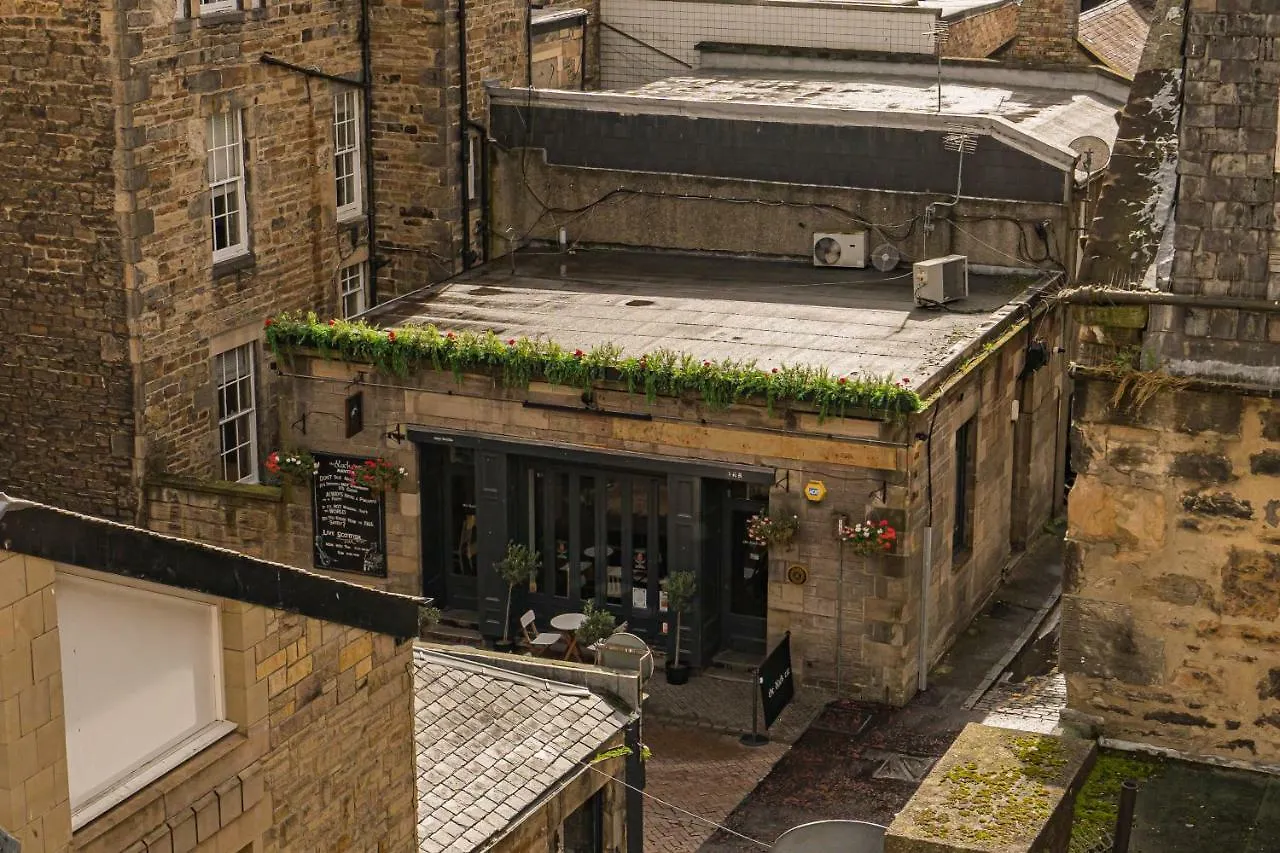 2 Bedroom Central Apartment With Stunning Castle View Edinburgh 0*,  United Kingdom