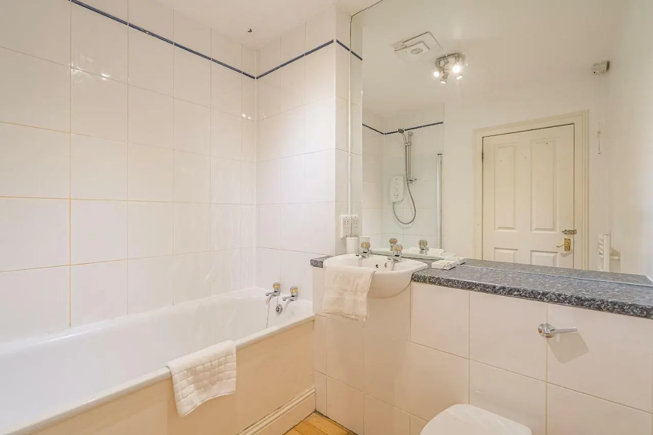 2 Bedroom Central Apartment With Stunning Castle View Эдинбург 0*,