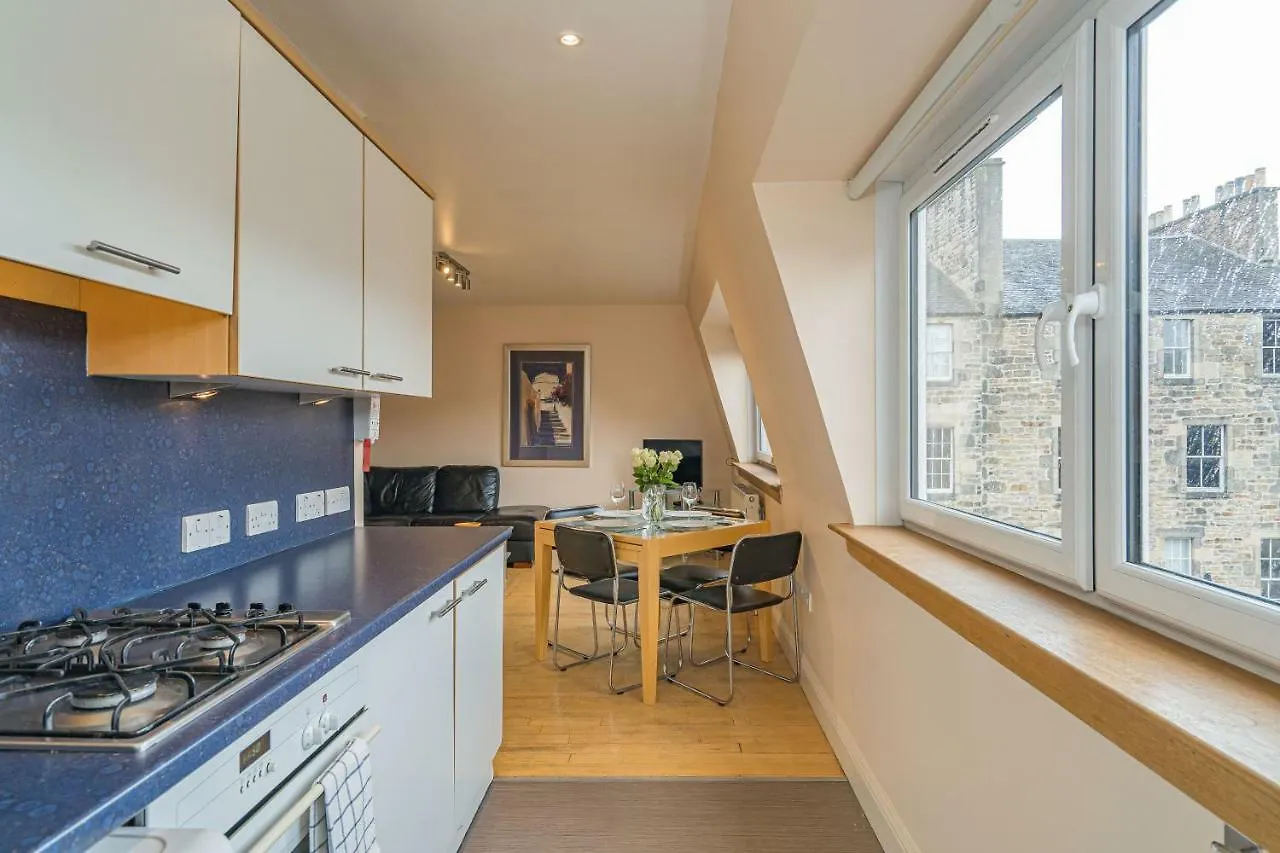 2 Bedroom Central Apartment With Stunning Castle View Эдинбург